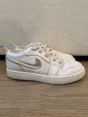Air Jordan 1 Low SE “Glitter Swoosh” - Girls 2.5